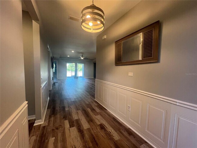 Building Photo - 10487 Atenia St