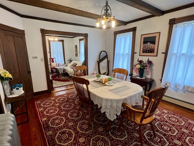 Building Photo - 39 Pearl St