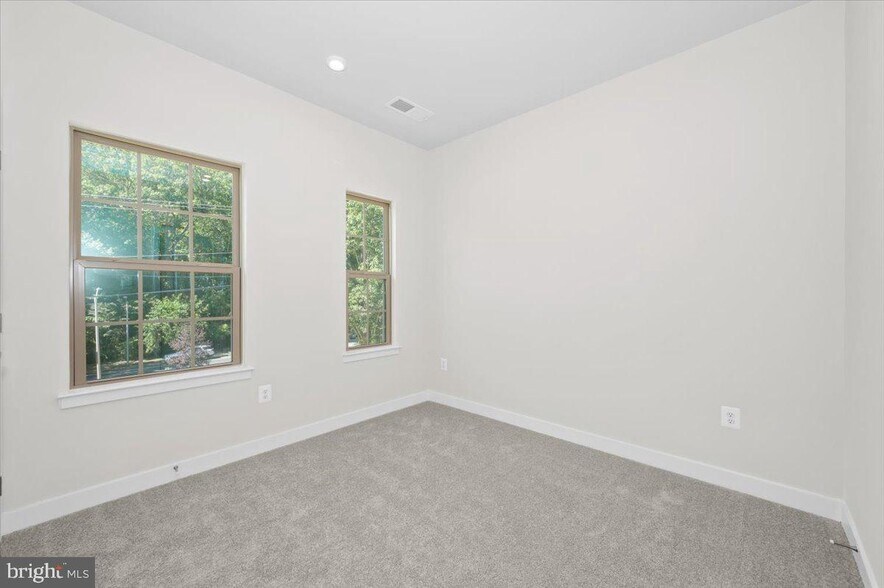 Building Photo - 19822 Habitat Ter