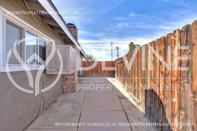 Building Photo - 15044 Redondo Dr