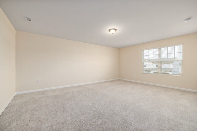 Building Photo - 3 Bedrooms, 2.5 Bathrooms, and 2083 sqft. comfortable and versatile Osprey plan in Raleigh 540 We...