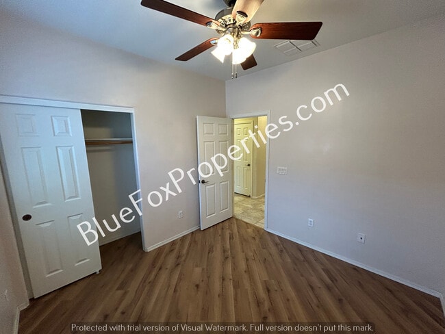 Building Photo - 5174 N River Fringe Dr
