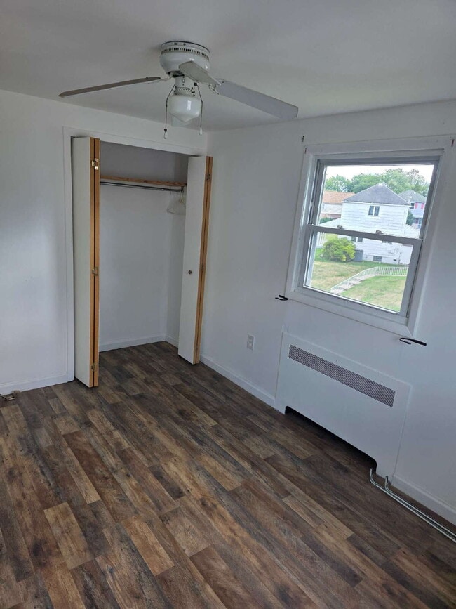 Building Photo - 549 Thompson Ave