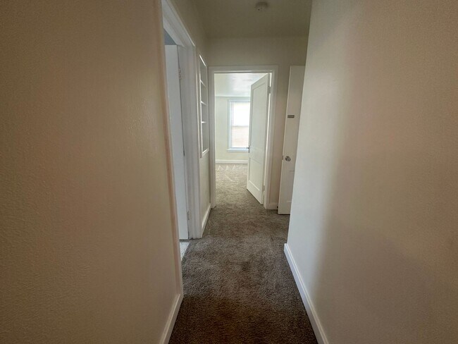 Building Photo - 425 Louisiana Ave