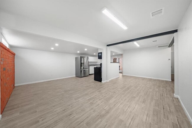 Building Photo - 12995 Clarewood Dr