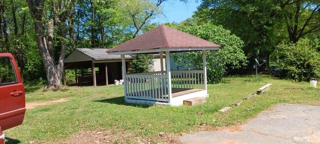 Building Photo - 25 E Belvue Rd