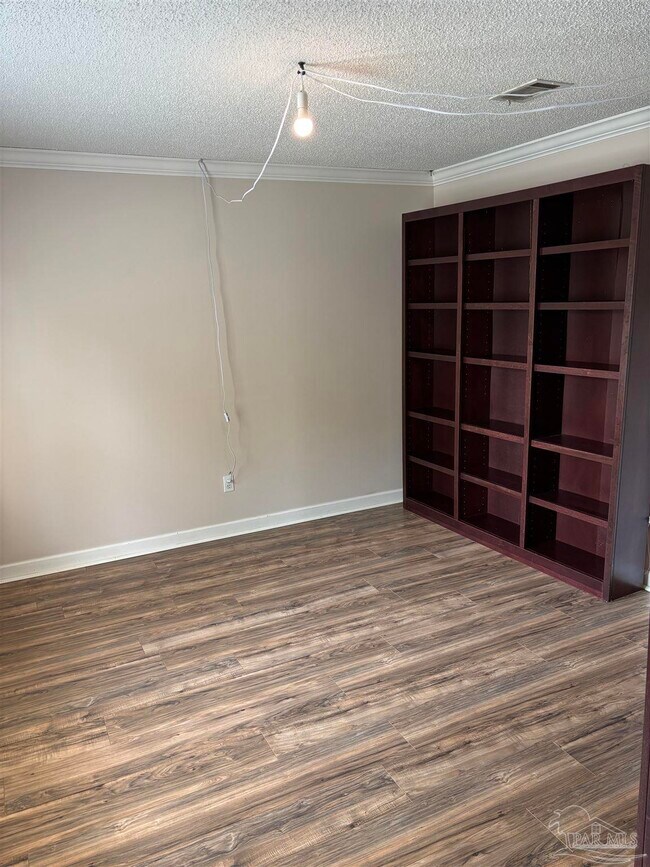 Building Photo - 3111 Leesburg Square