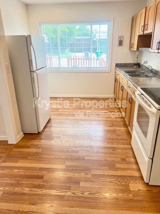 Building Photo - 1009 Heartwood Ave