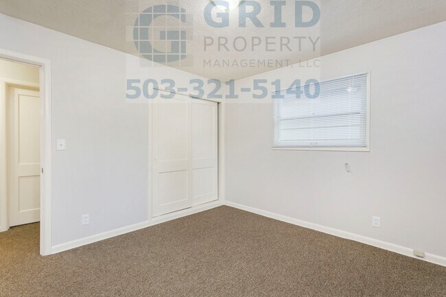 Building Photo - Charming 2 Bedroom Home Available in North...