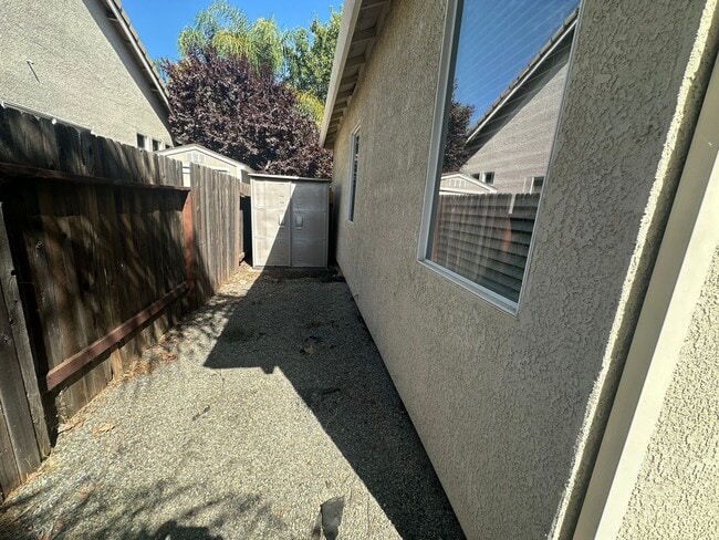 Building Photo - 1824 San Diego Cir