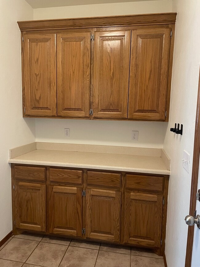 Building Photo - 813 N Harrison Ave