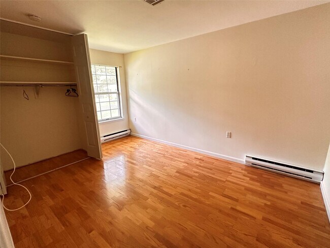 Building Photo - 465 Oldham Ct