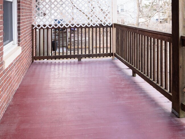 Building Photo - 72 Florida St