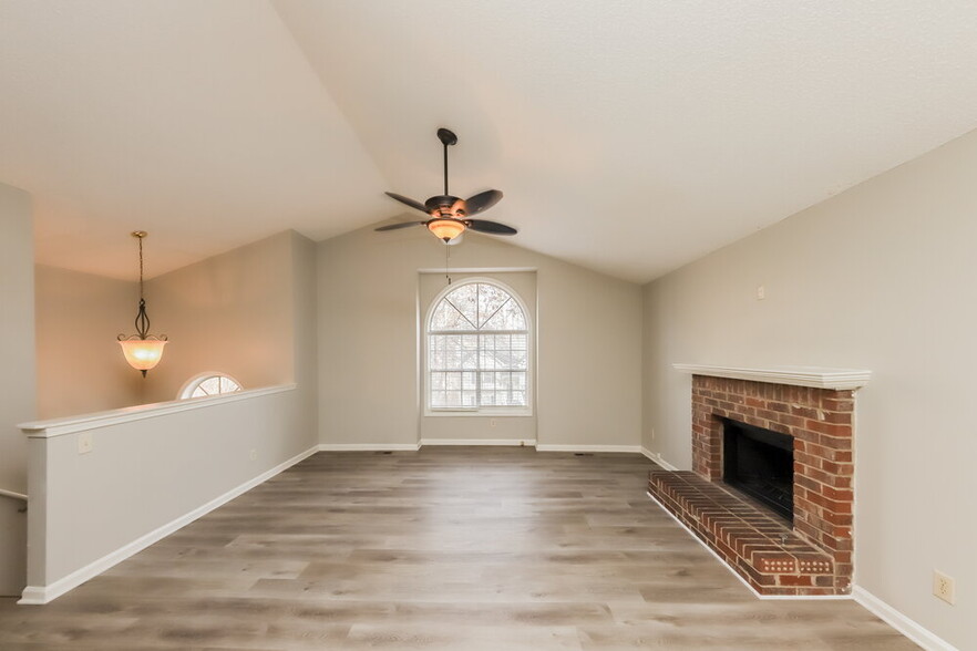 Building Photo - 7445 Hunters Ridge Dr