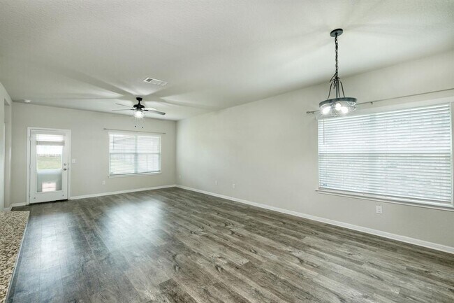 Building Photo - 117 Kramer St