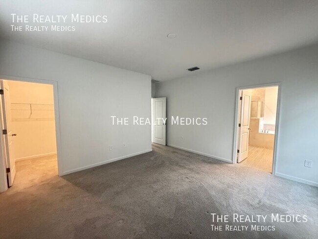 Building Photo - 6578 SW 89th Loop