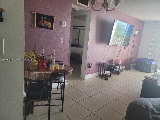 Primary Photo - 1805 Sans Souci Blvd