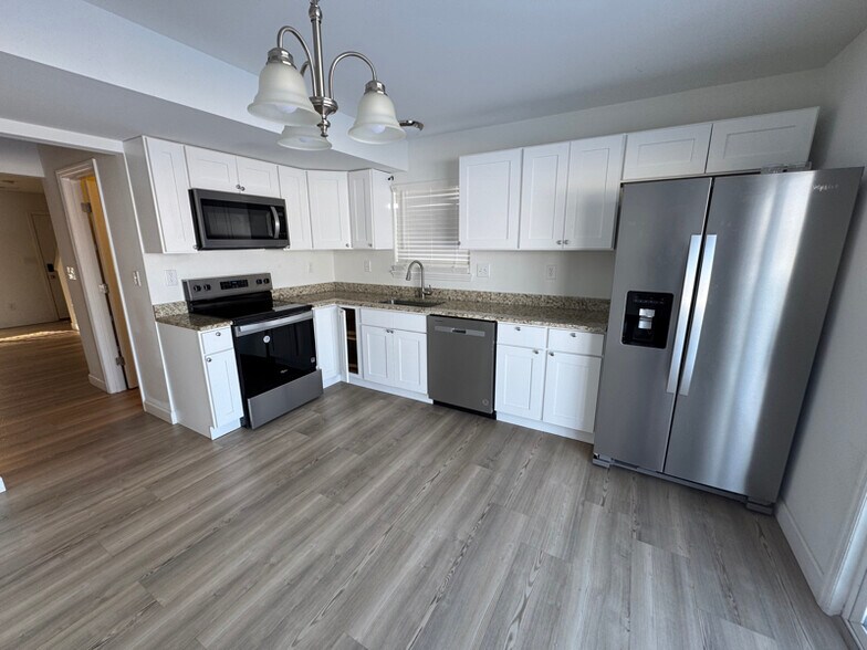 Building Photo - 819 Navajo Trail