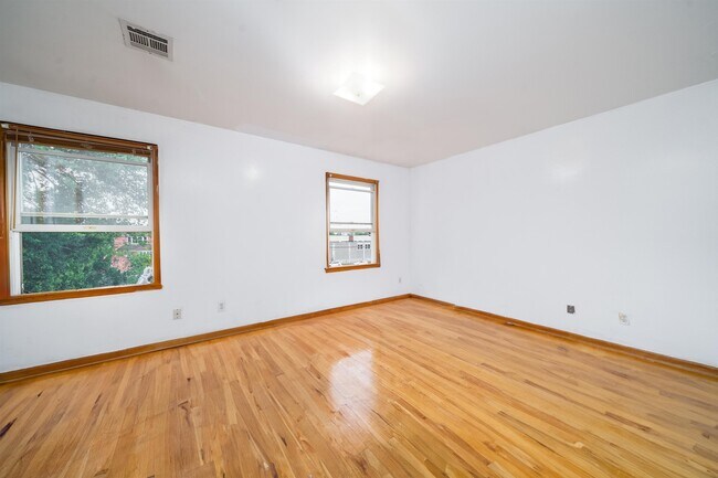 Building Photo - 162 W 53rd St