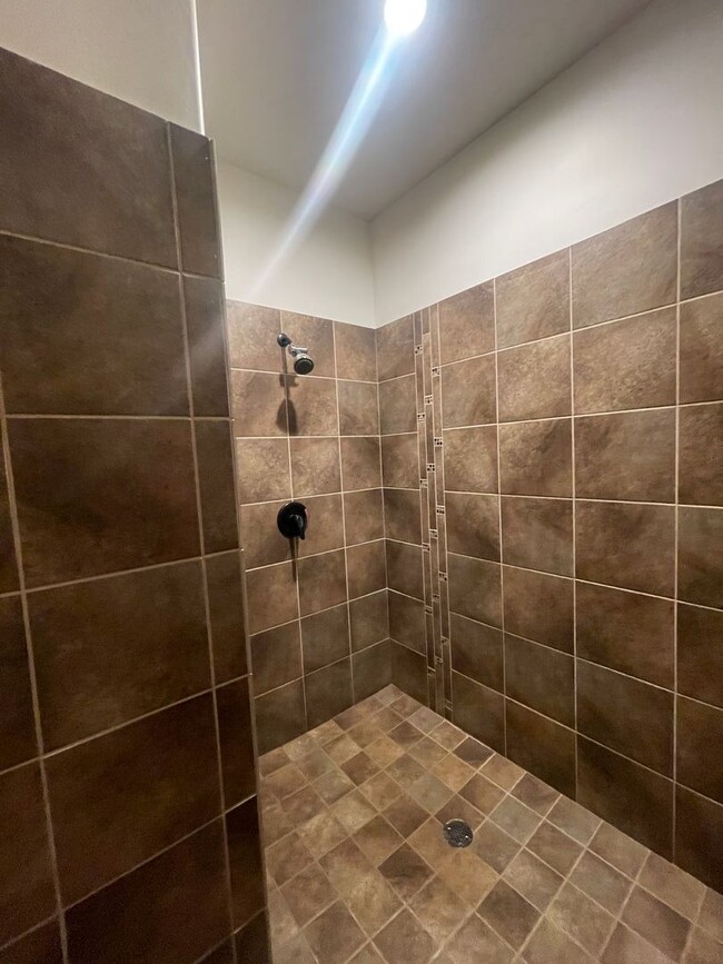 Building Photo - Immaculate 1 Bedroom, 1 Bathroom Casita in...