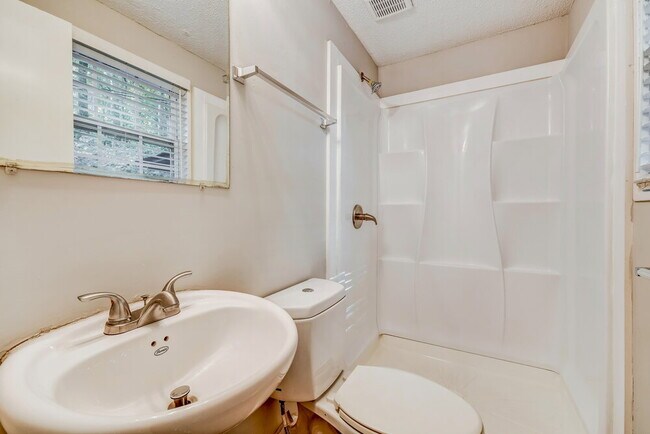 Building Photo - 6124 Tyler Loop Rd