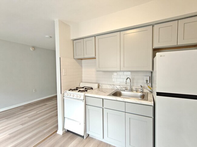 Building Photo - 7131 Marshall Rd