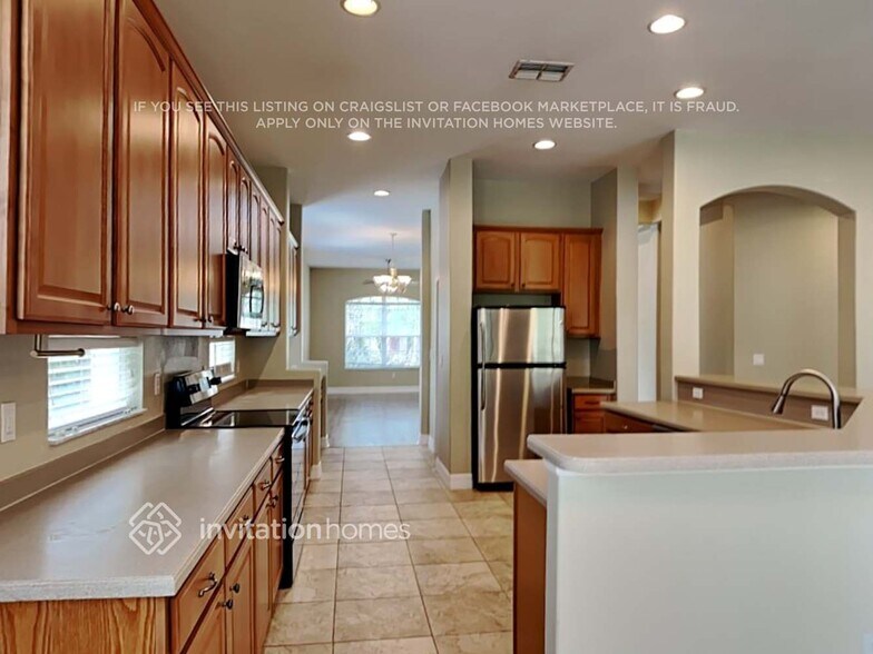 Building Photo - 20401 Walnut Grove Ln