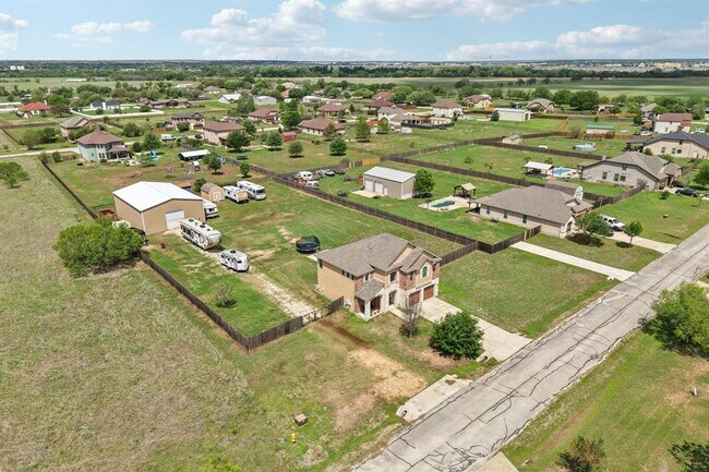 Building Photo - 132 Brittany Ln