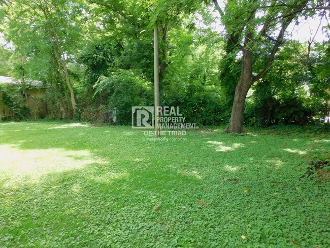 Building Photo - Cute 3 Bedroom/2 Bath Home in Greensboro 2...