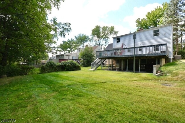 Building Photo - 25 Glenview Dr