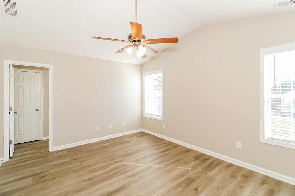 Building Photo - 698 Clairidge Elm Trail SW