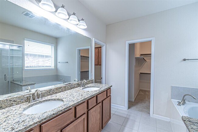 Building Photo - 17626 Sauki Ln