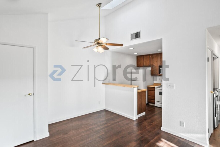 Building Photo - 1544 Bailey Rd