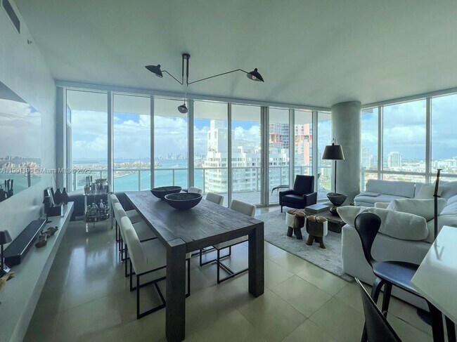 Building Photo - 100 South Pointe Dr