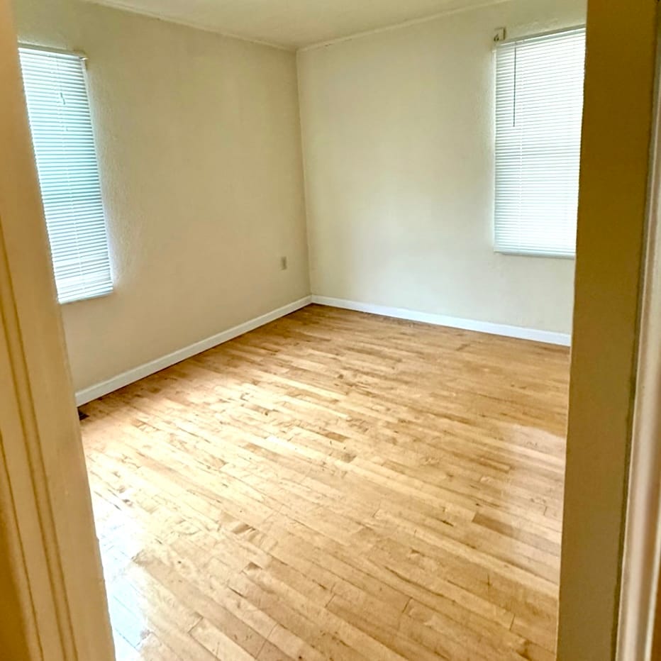 Building Photo - 1405 Worden Ave