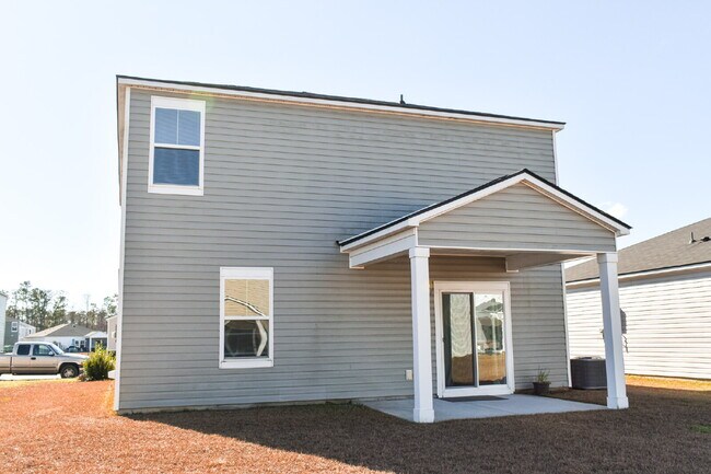 Building Photo - Coastal Living at its finest