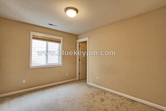 Building Photo - 3 Bed, 2.5 Bath Home in Salmon Creek Area