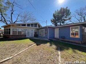 Building Photo - 2331 W Magnolia Ave