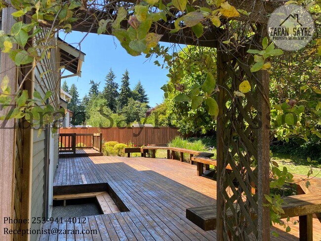 Building Photo - 197- Beautiful air conditioned home on Eas...