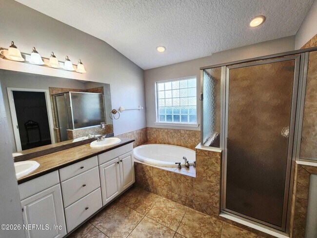 Building Photo - 529 Casa Sevilla Ave