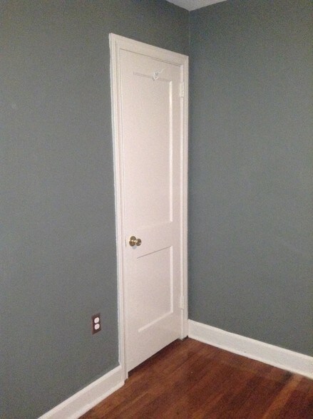 Building Photo - 241 E Township Line Rd