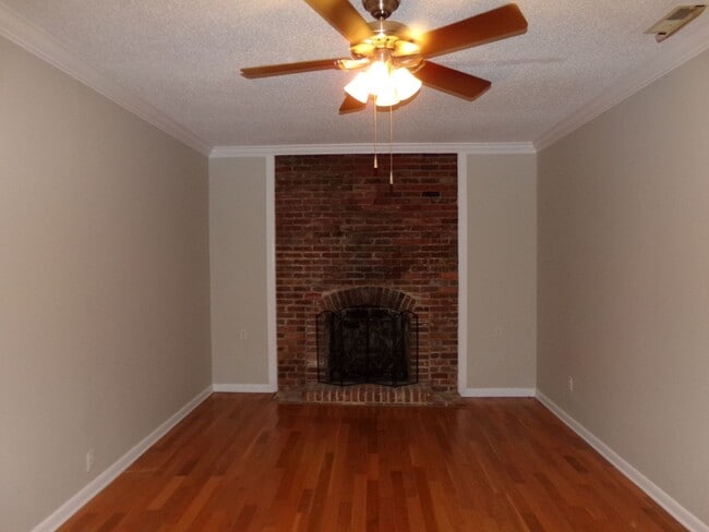 Building Photo - Charming Home in Havelock