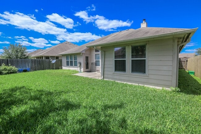 Building Photo - 5933 Brightwood Dr
