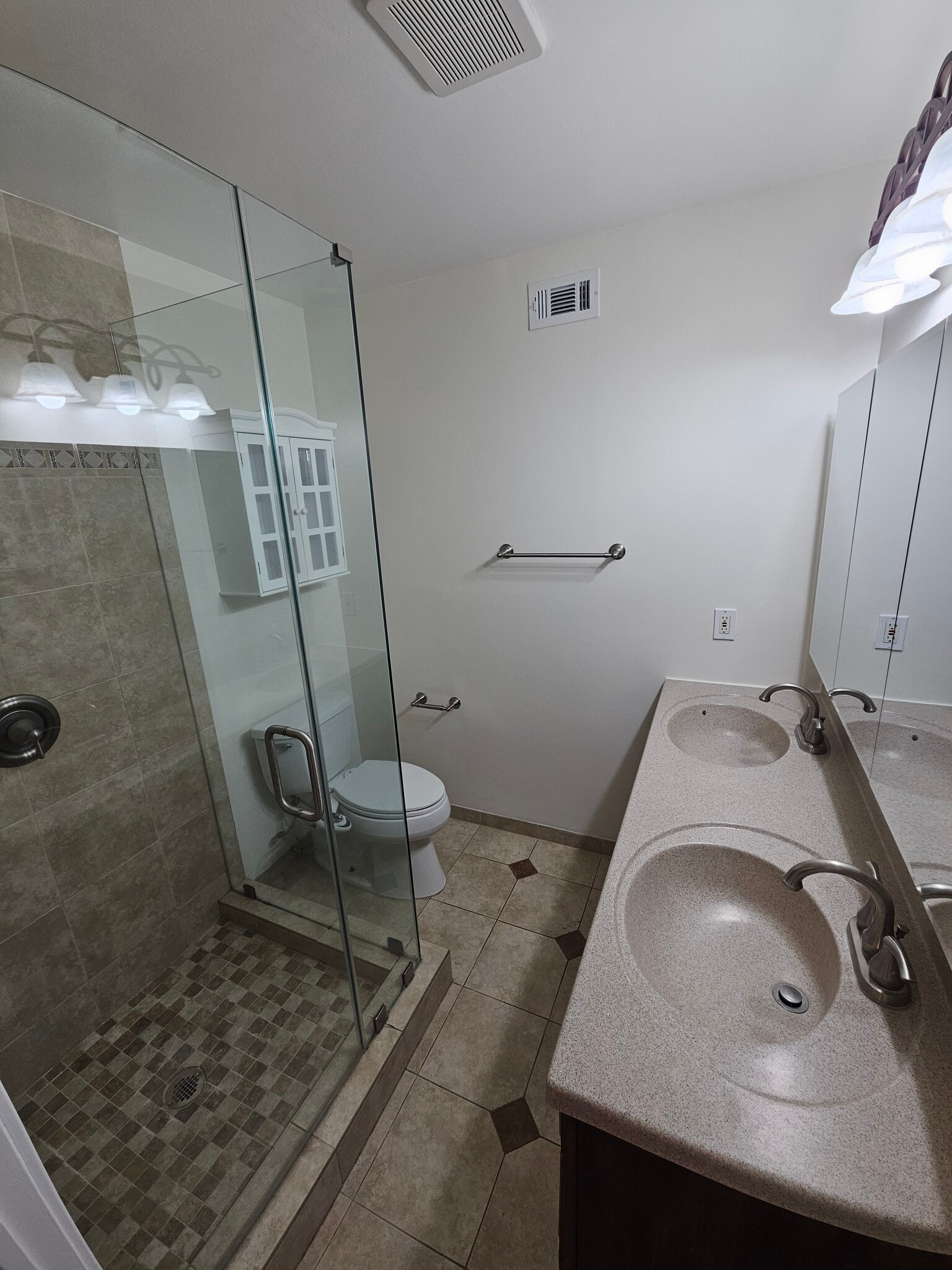Master bath - 7617 Wentworth St