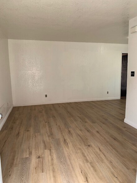 Building Photo - 12044 Union St