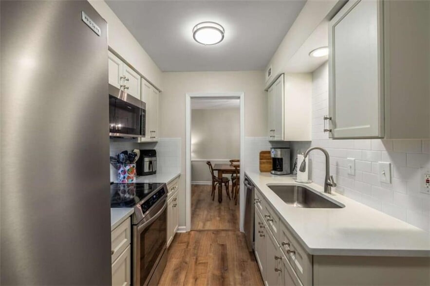 Building Photo - 183 Triumph Dr NW