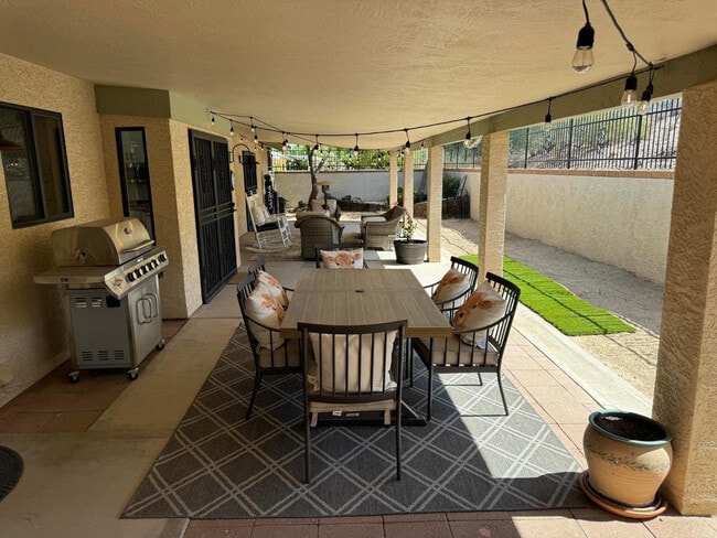 Building Photo - 2159 W Terrace Dr