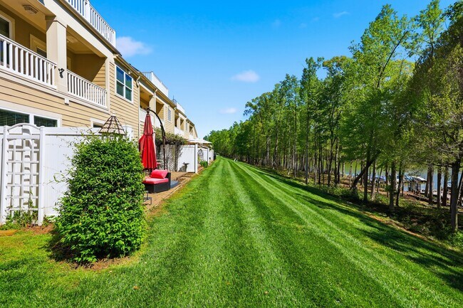 Building Photo - 4008 La Crema Dr