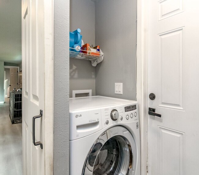 Building Photo - Updated 2 bedroom manufactured home on large corner lot