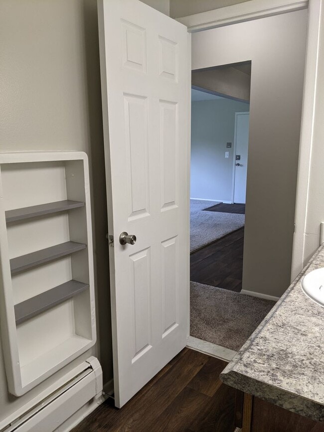 Building Photo - Charming 1 Bedroom/1 Bath near Downtown Rochester!